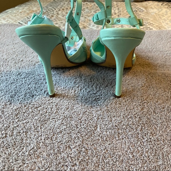 Fahrenheit Jade Studded Pointed Toe Heels size 8.5 - Picture 8 of 9